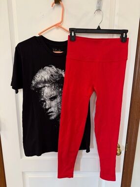SET! PINK! Medium Concert Tee + Victoria’s Secret Medium Red Ribbed Leggings